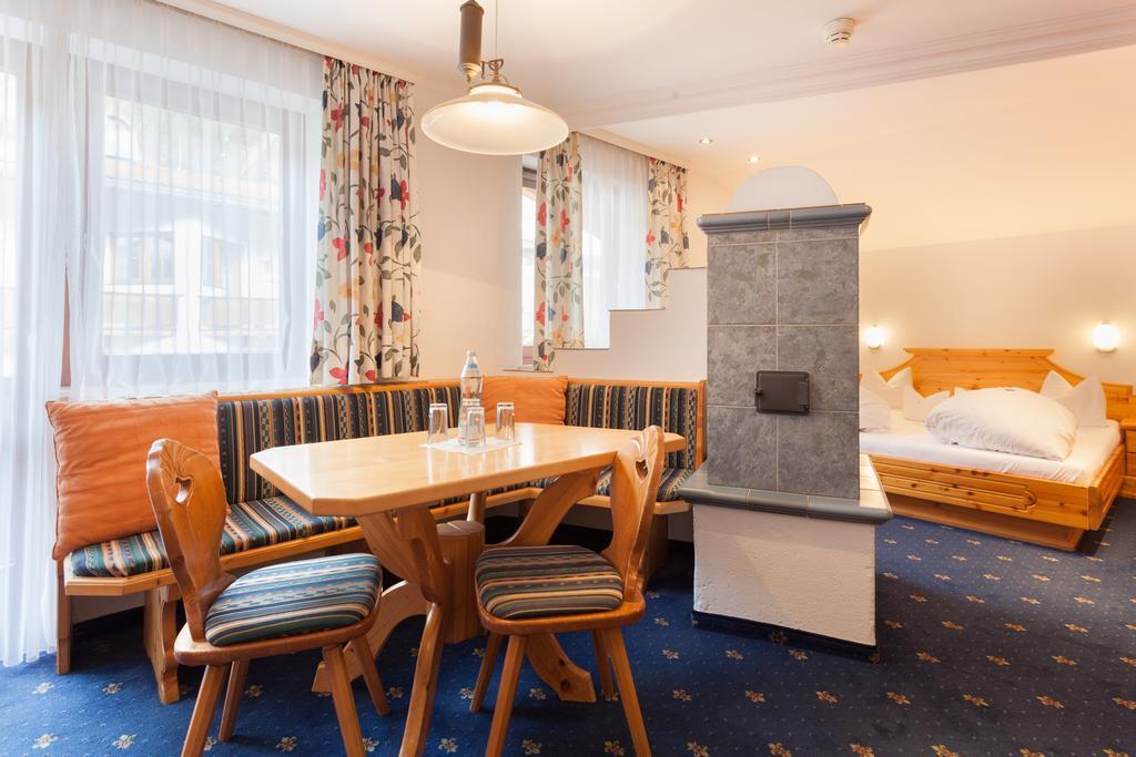 Sporthotel Cristall Fulpmes Quarto foto